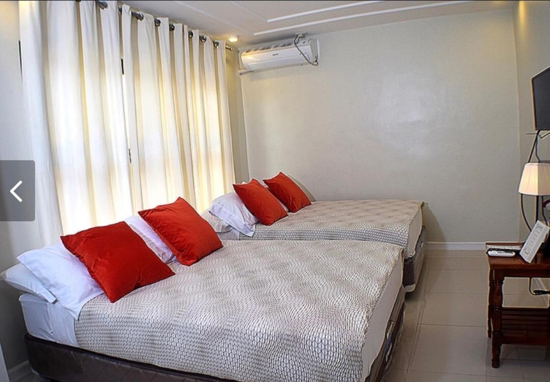 The Guest House Laoag Exterior foto